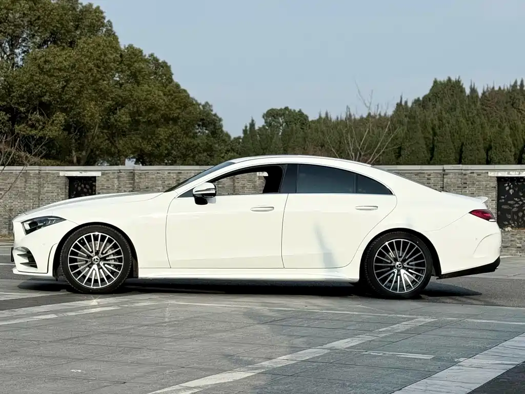 MERCEDES-BENZ CLS