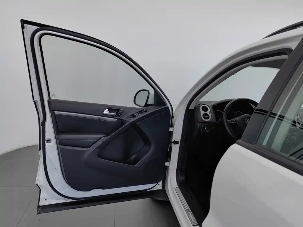 Volkswagen Tiguan — миниатюра 8