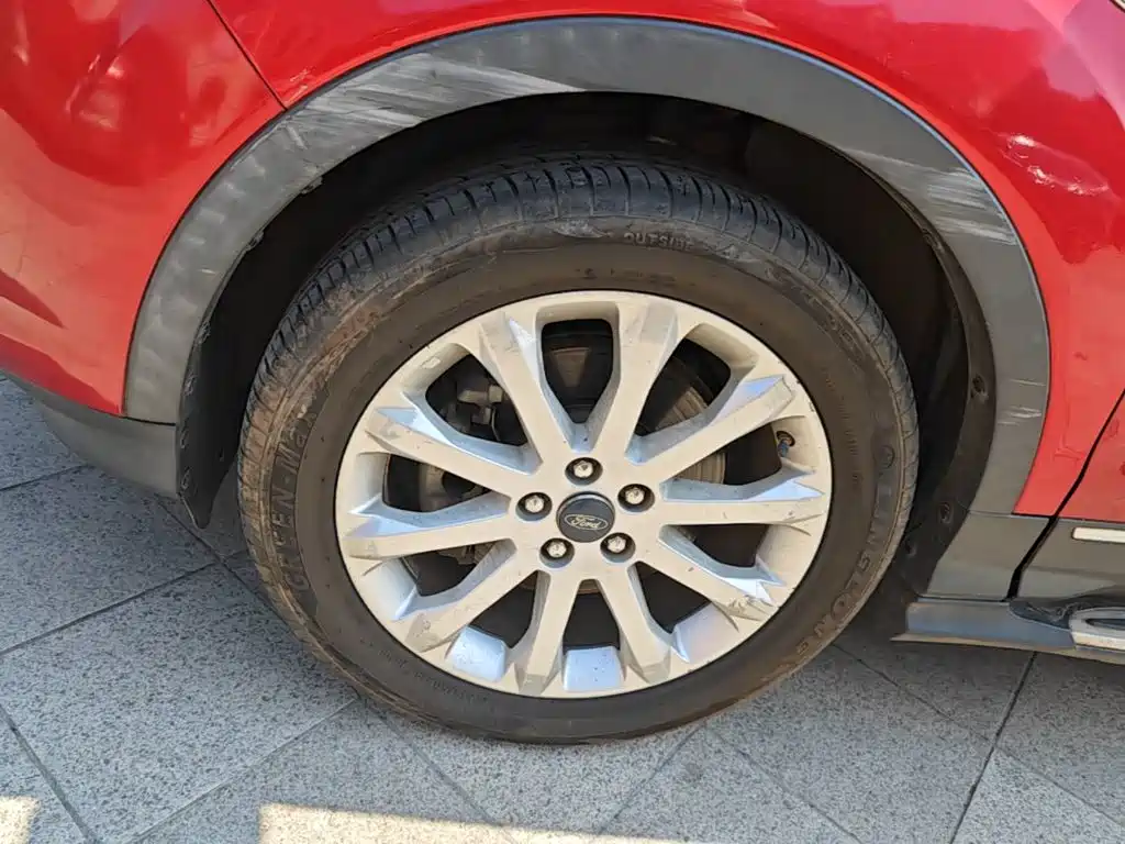 Ford Kuga — миниатюра 23