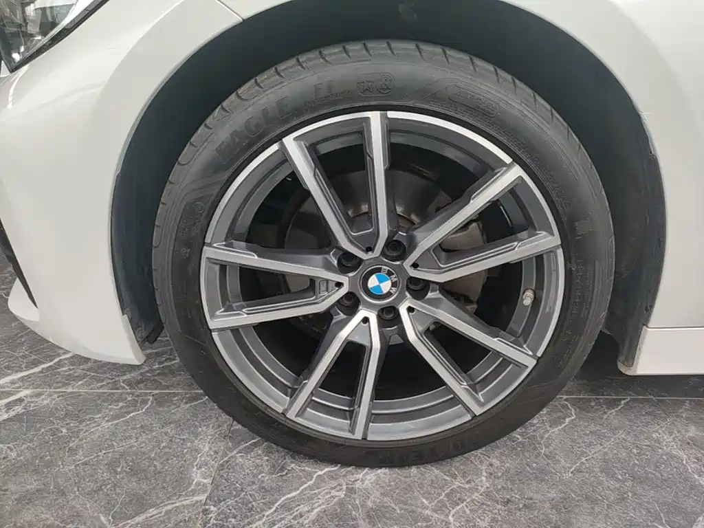 BMW 3 Series — миниатюра 23
