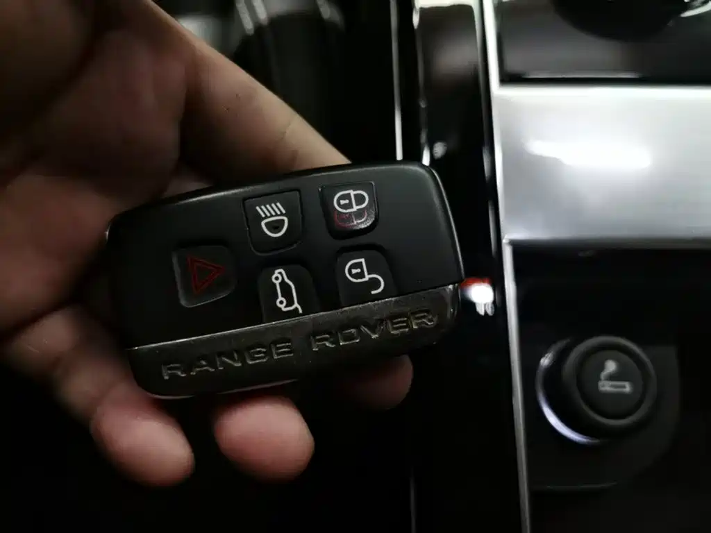 Land Rover Velar — миниатюра 9