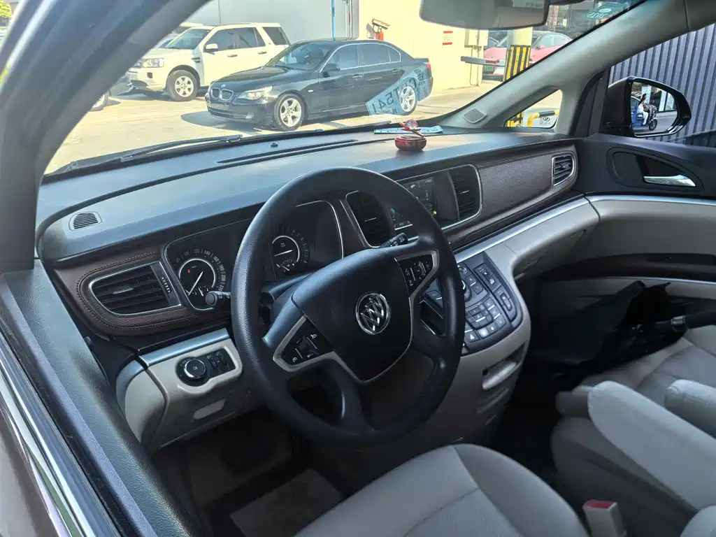Buick GL8 — миниатюра 6