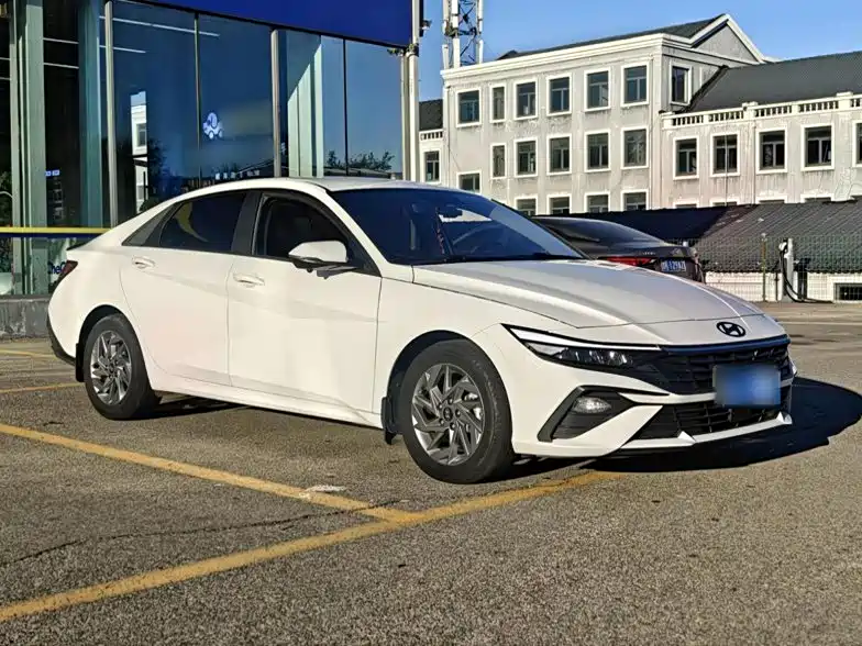 Hyundai Elantra — миниатюра 4