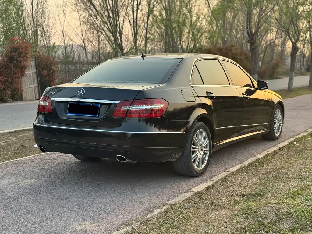 Mercedes-Benz E-Class — миниатюра 5
