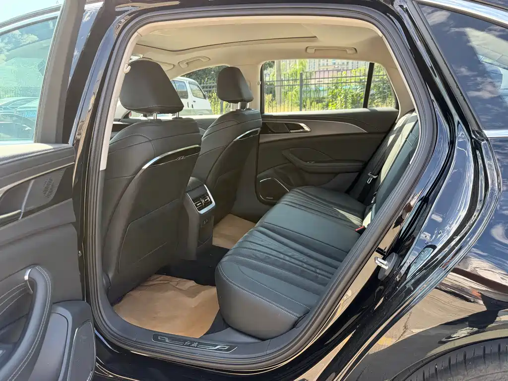 Hongqi Hongqi H5 — миниатюра 8