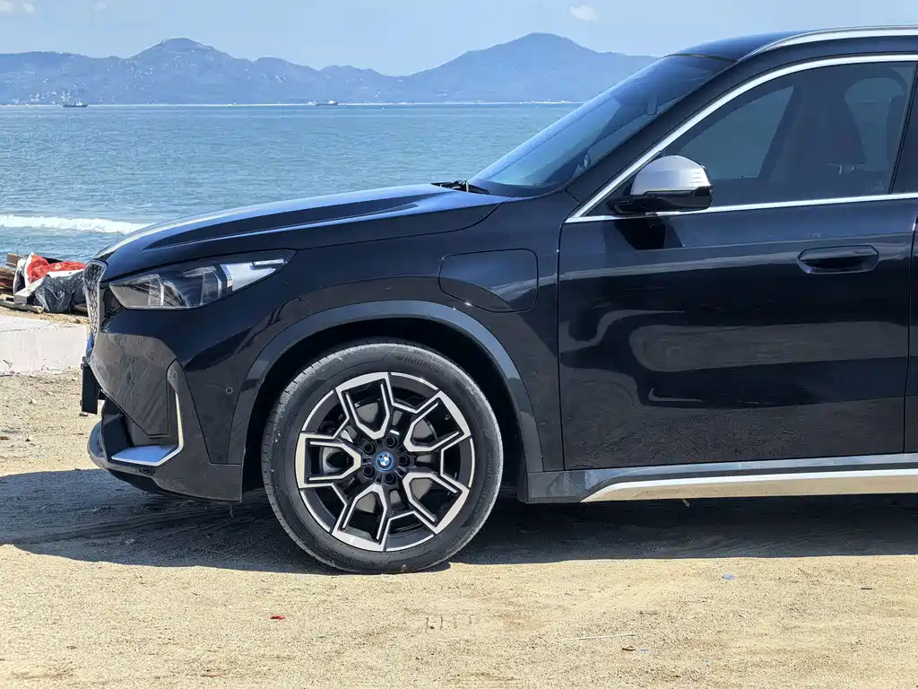 BMW iX1 — миниатюра 7
