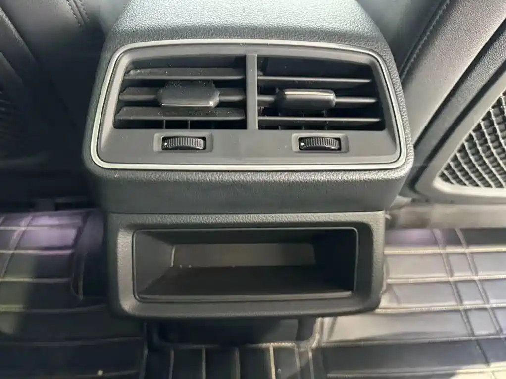 Audi e-tron (Import) — миниатюра 16