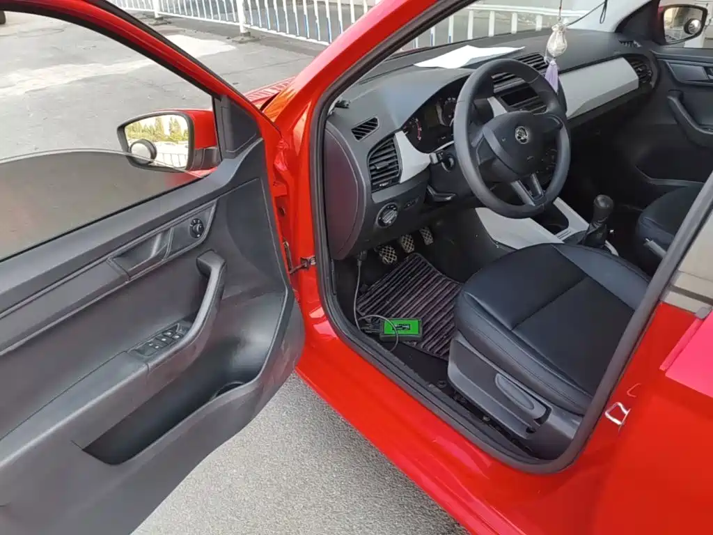 Skoda Fabia — миниатюра 16
