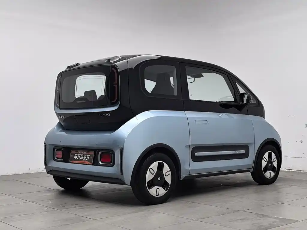 Baojun E300 — миниатюра 2