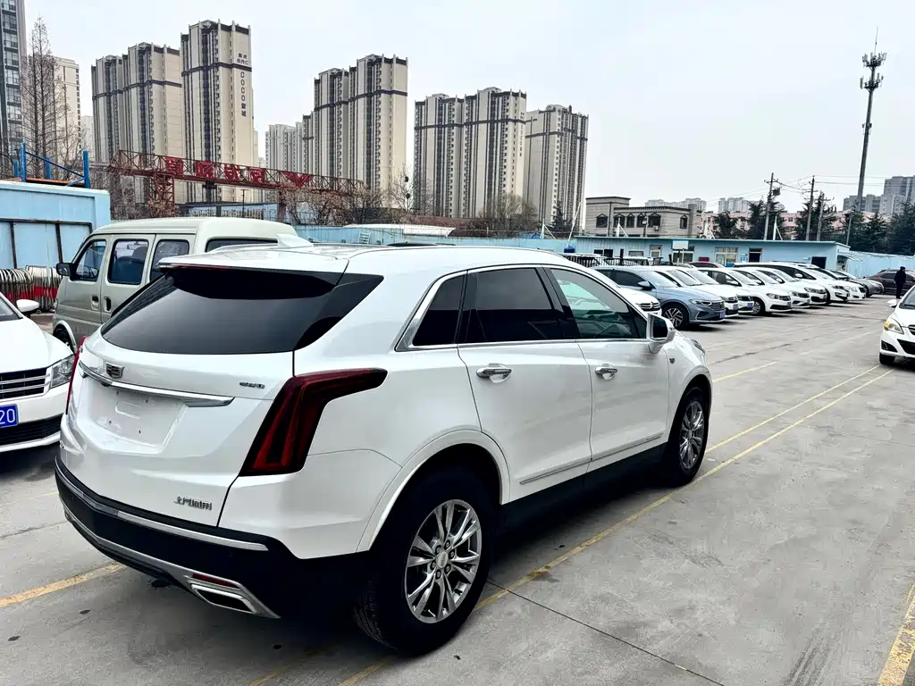CADILLAC XT5