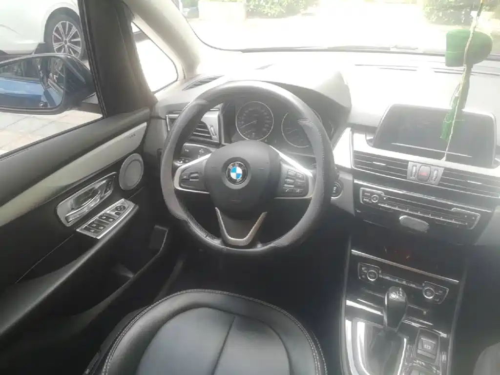 BMW 2 Series Gran Tourer — миниатюра 11