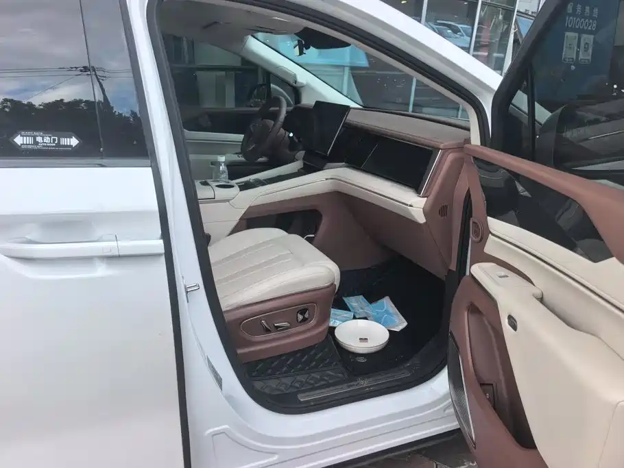 BYD Xia — миниатюра 8