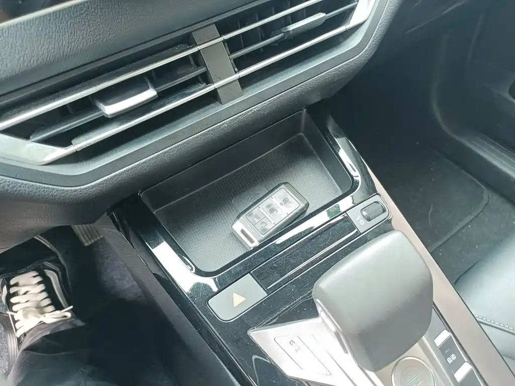 BYD Yuan EV — миниатюра 9