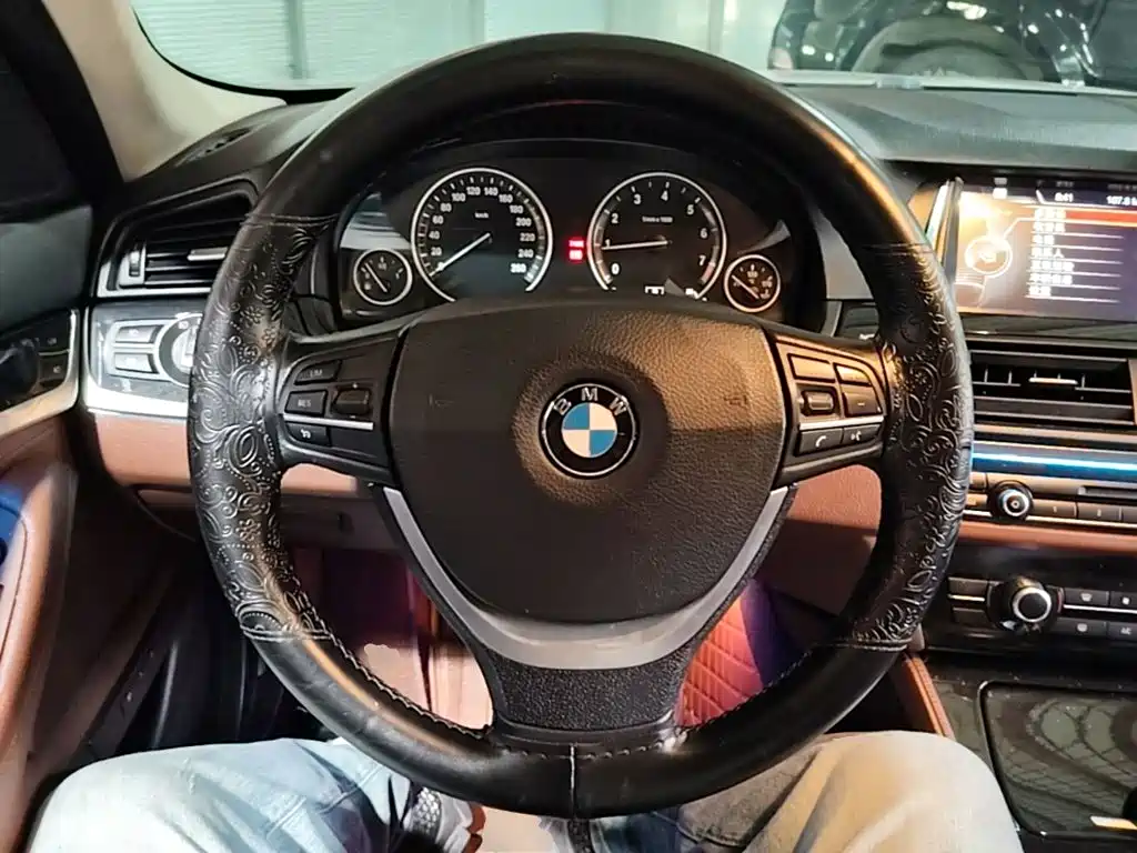 BMW 5 Series — миниатюра 10