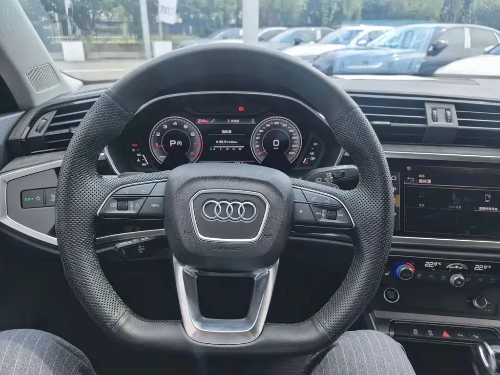 Audi Q3 — миниатюра 11