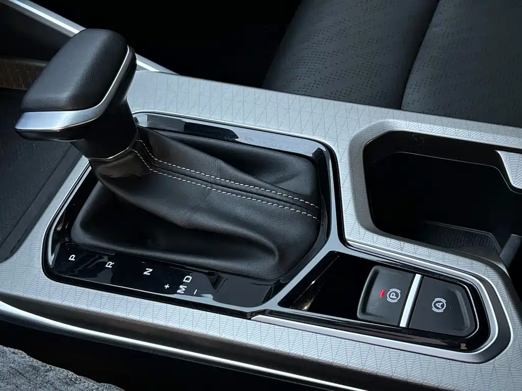 Geely Emgrand — миниатюра 12