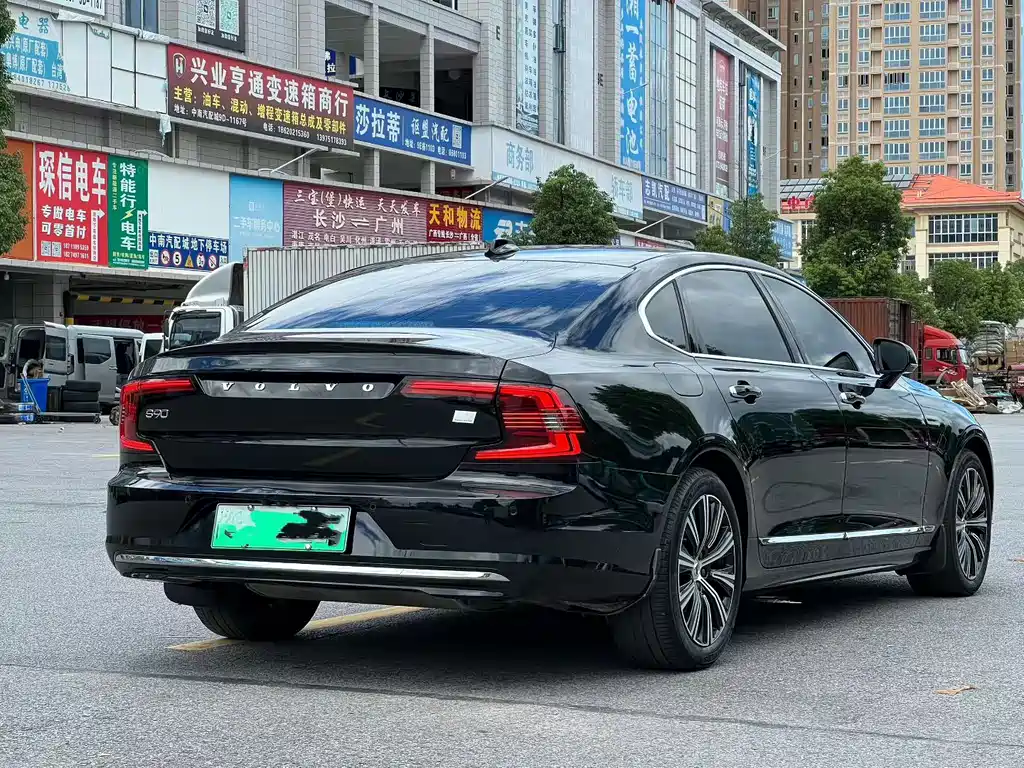 Volvo S90 PHEV — миниатюра 9