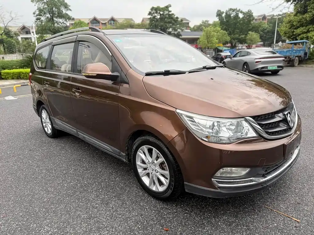 Baojun 730 2016 1.5T MT 7 мест