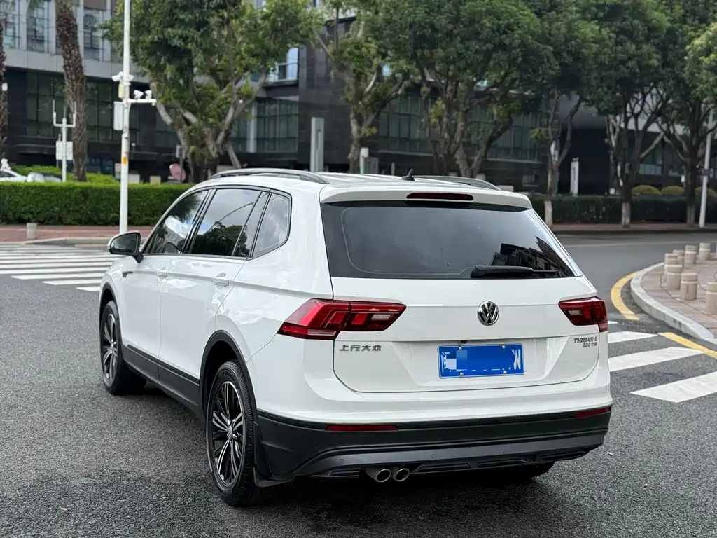 Volkswagen Tiguan L — миниатюра 7