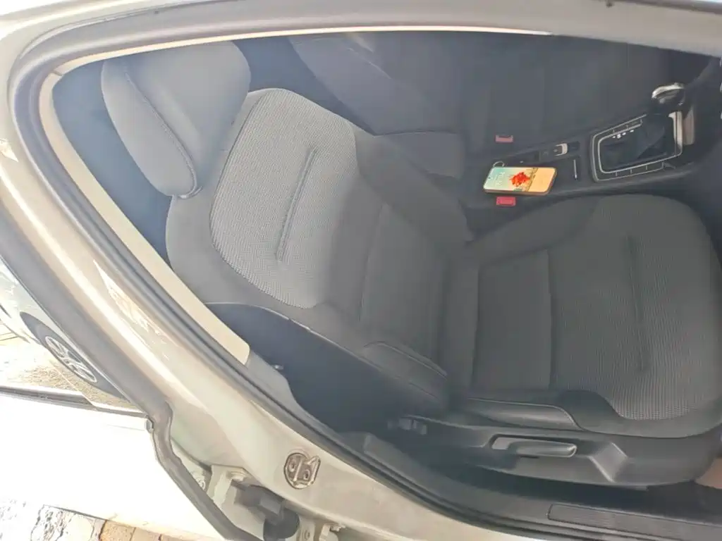 Volkswagen Golf — миниатюра 25
