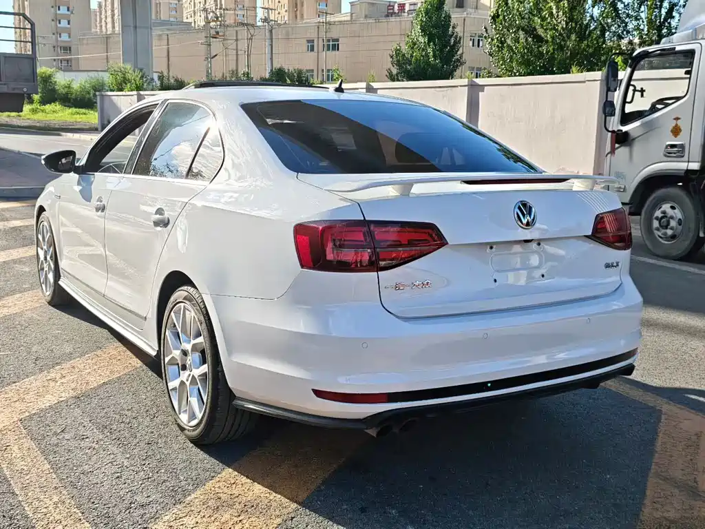Volkswagen Sagitar — миниатюра 4