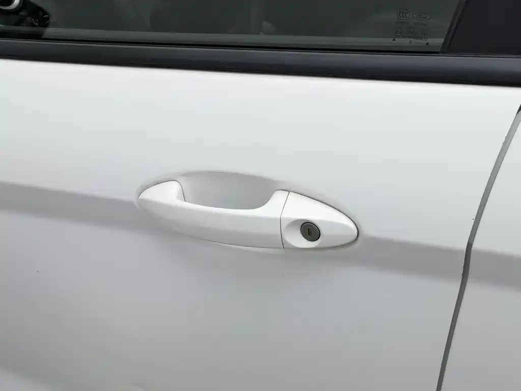 Ford Fiesta — миниатюра 18