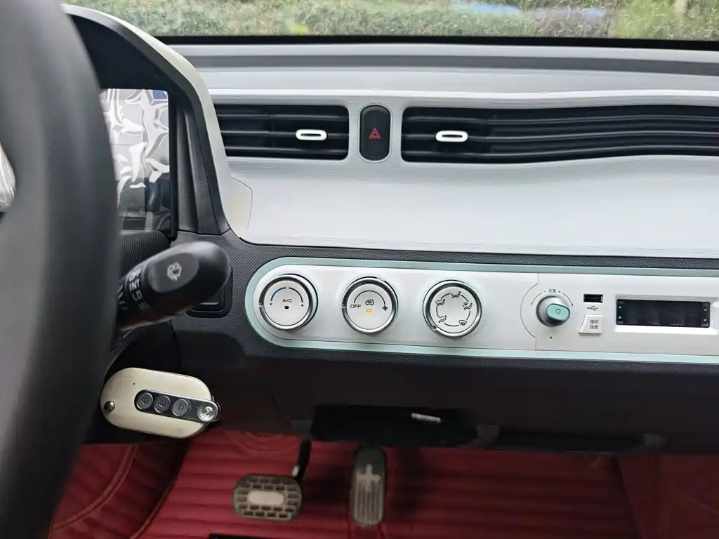 Wuling MINIEV — миниатюра 13