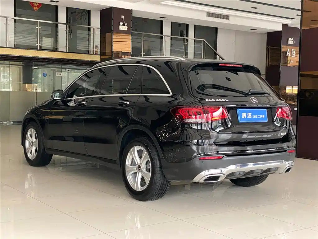 MERCEDES-BENZ GLC