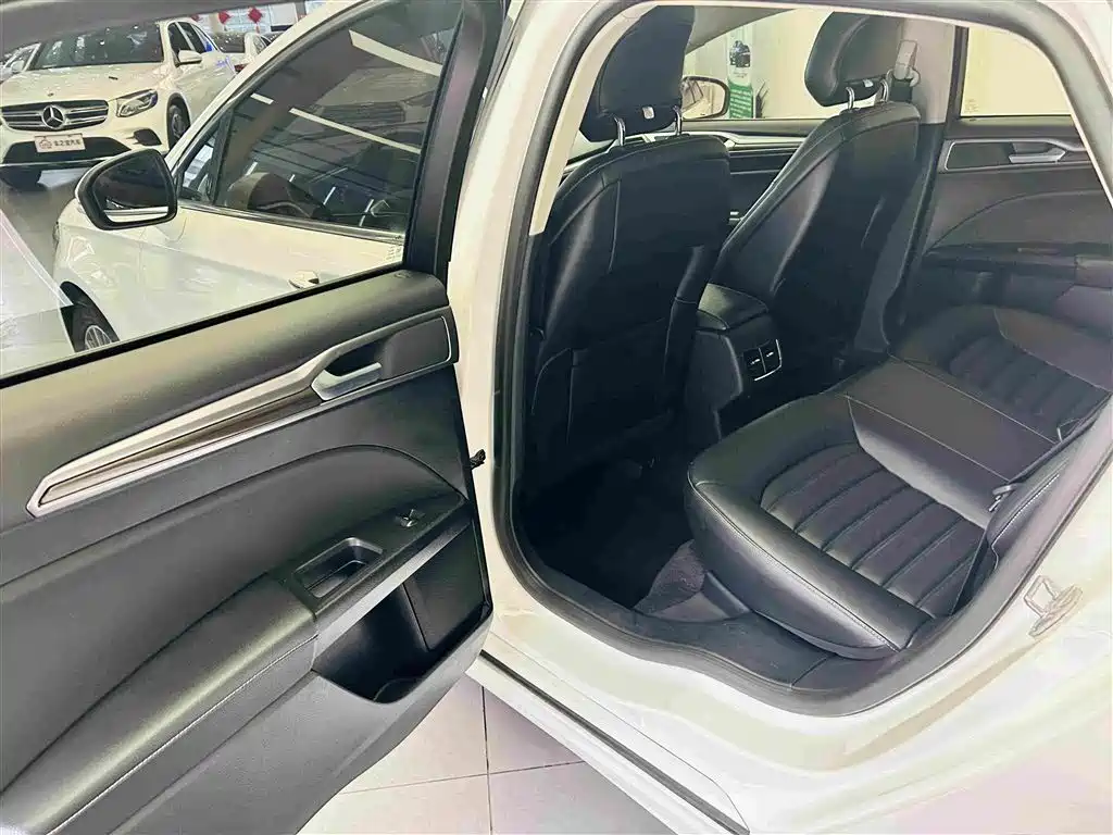 Ford Mondeo — миниатюра 23