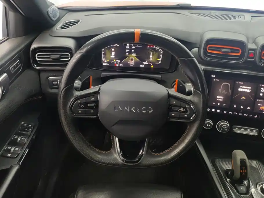Lynk & Co 02 Hatchback — миниатюра 15