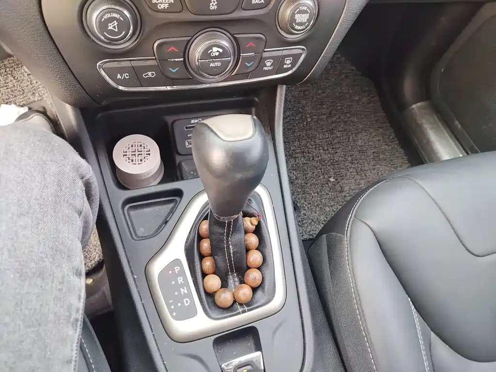 Jeep Cherokee — миниатюра 10