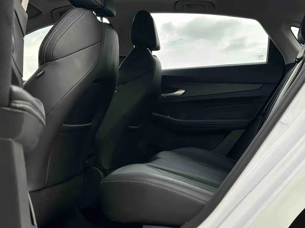 Geely Binrui — миниатюра 15