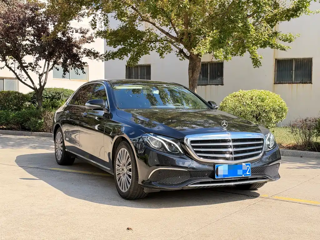 Mercedes-Benz E-Class — миниатюра 6