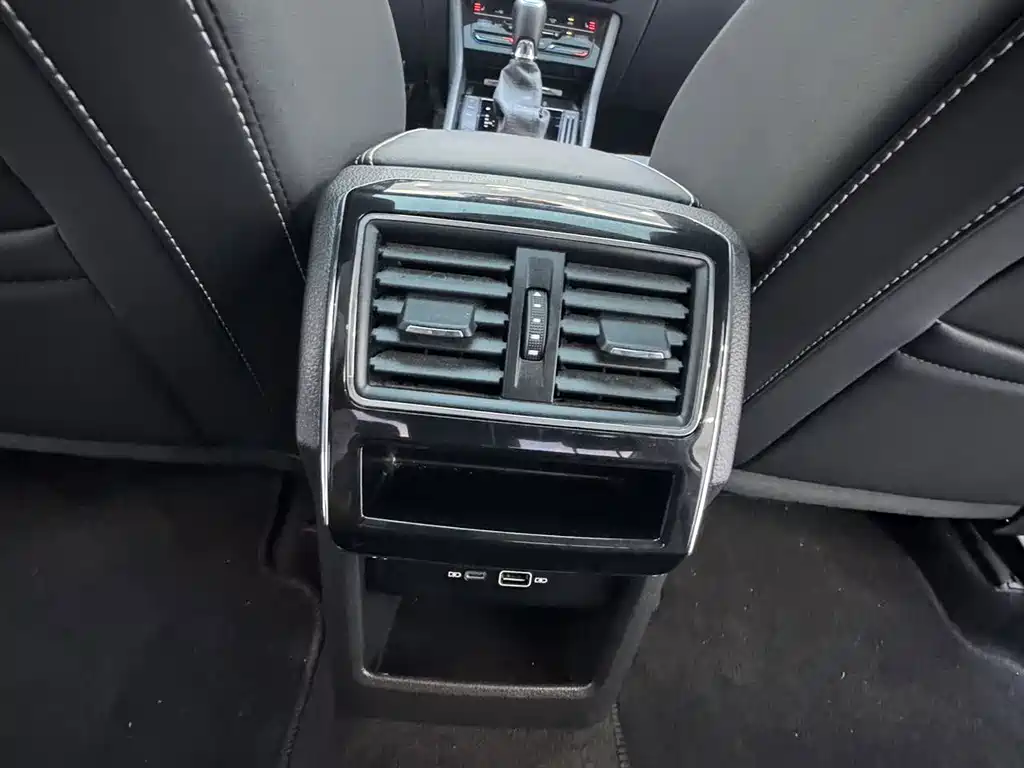 Skoda Superb — миниатюра 10