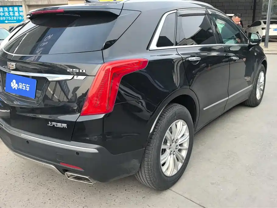 CADILLAC XT5