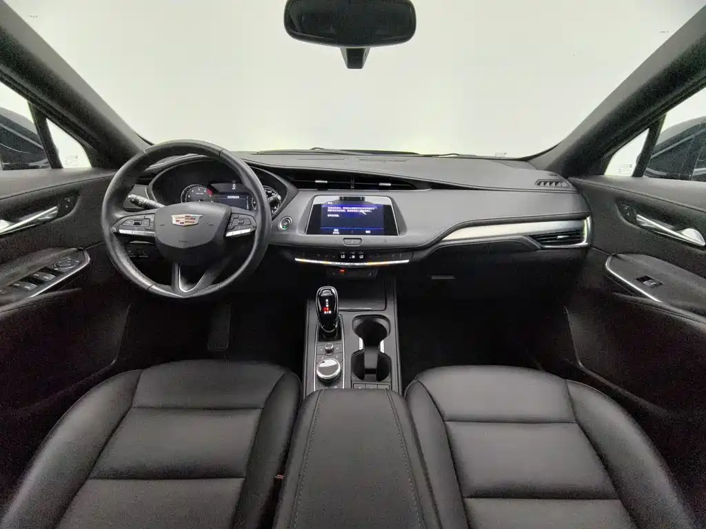 Cadillac XT4 — миниатюра 5