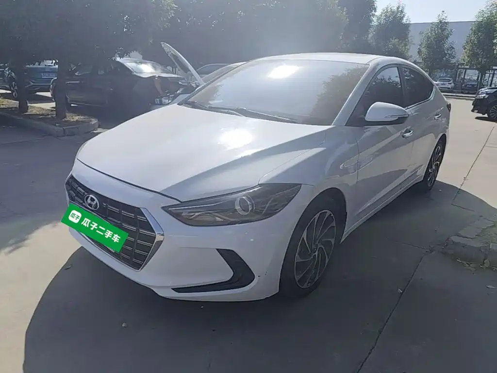 Hyundai Elantra — миниатюра 2