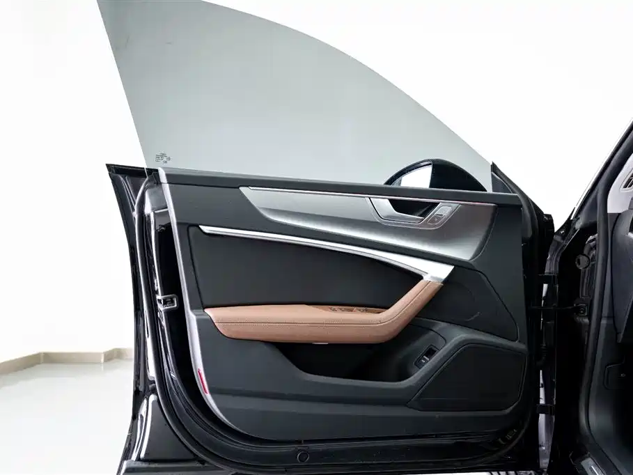 Audi A7L 2024 45 TFSI Luxury