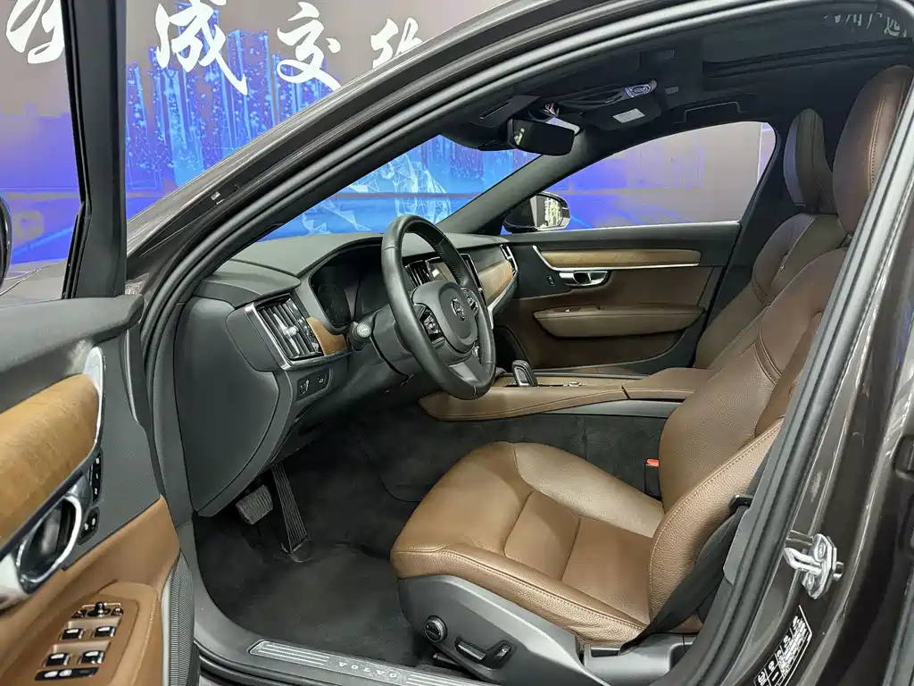 Volvo S90 — миниатюра 7