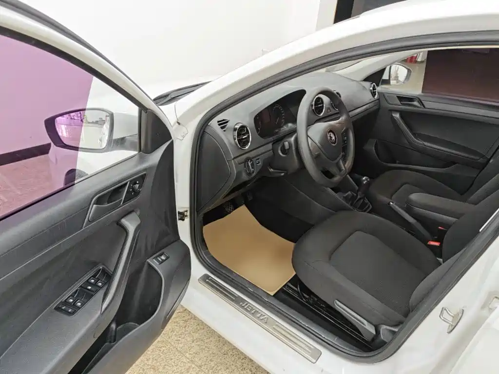 Volkswagen Jetta — миниатюра 16