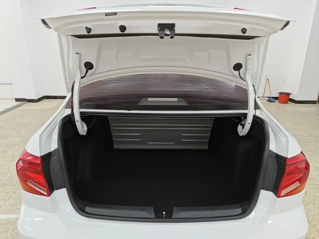 Volkswagen Jetta — миниатюра 19