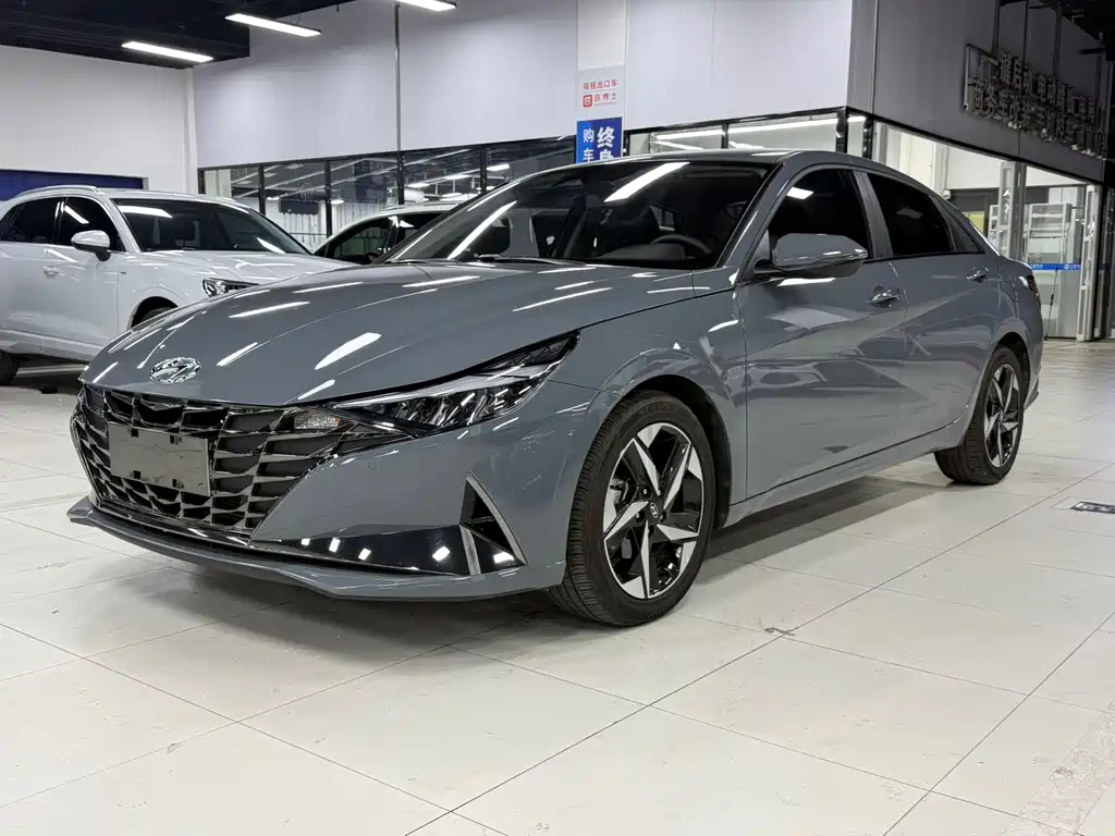 Hyundai Elantra 2023
