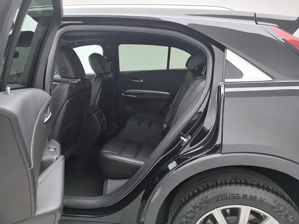 Cadillac XT4 — миниатюра 15