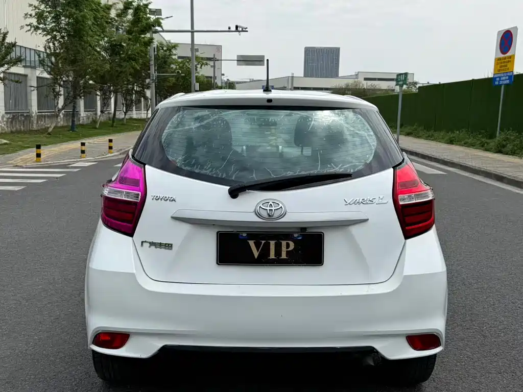 Toyota Yaris L — миниатюра 5