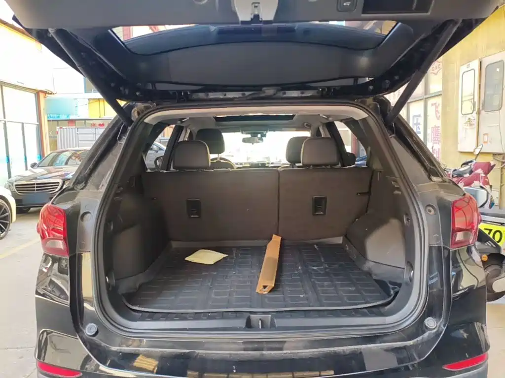 Chevrolet Equinox — миниатюра 19