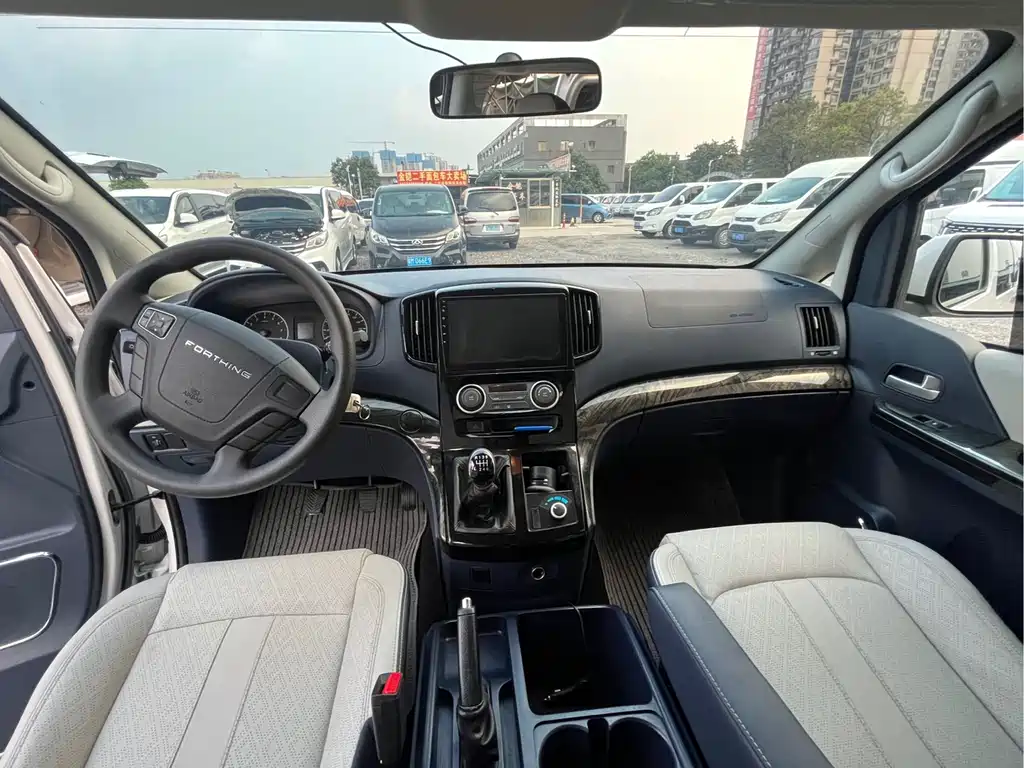 Forthing Lingzhi Plus PLUS 2024 1.5T MT Luxury 9 мест