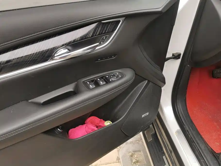 Cadillac XT6 — миниатюра 7