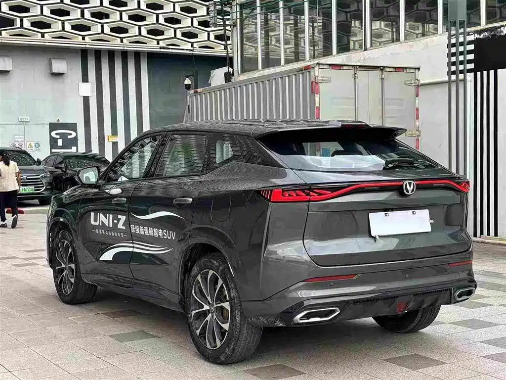 Changan UNI-Z New Energy — миниатюра 4