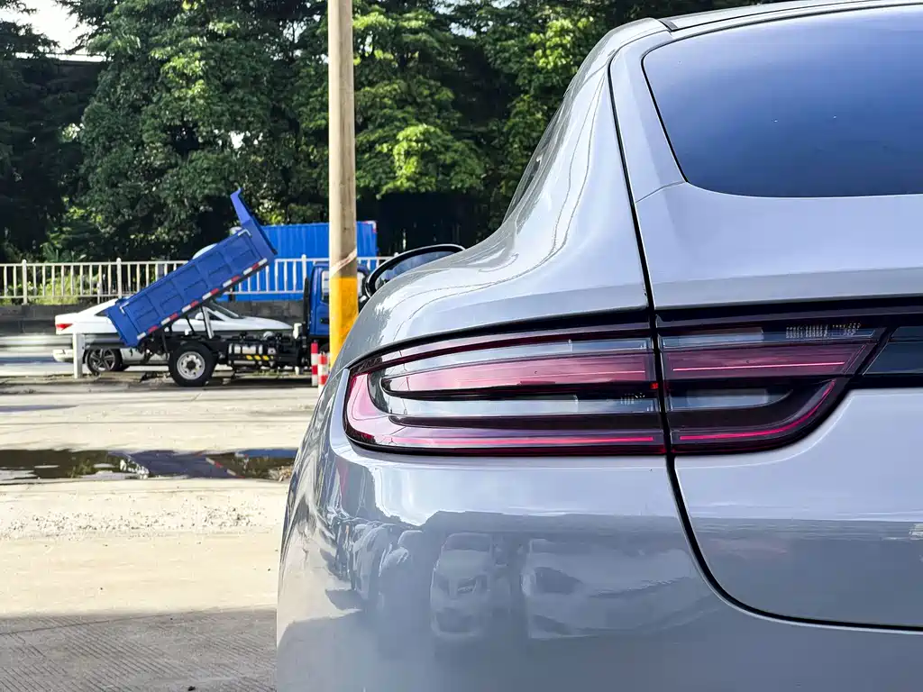 Porsche Panamera — миниатюра 5