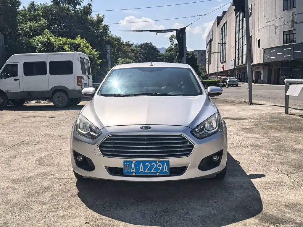 Ford Escort — миниатюра 2